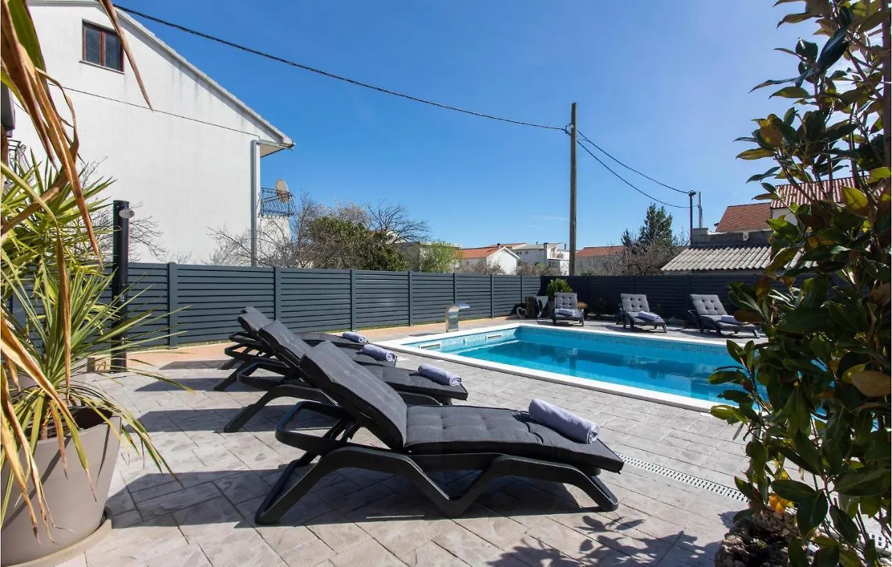 بيت للعطل Kaštela Nice Home In Kastel Stari With Outdoor Swimming Pool, Heated Swimming Pool And 4 Bedrooms