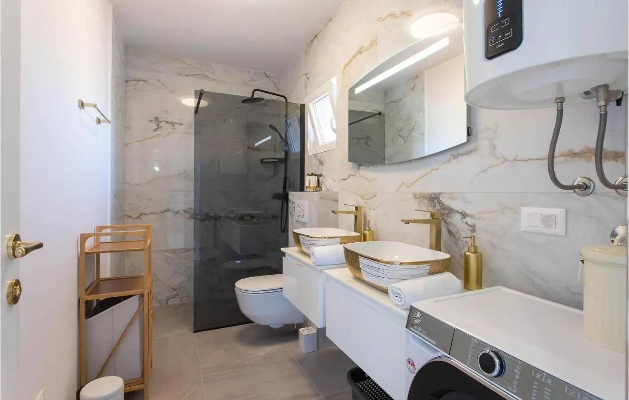 Kaštela Nice Home In Kastel Stari With Outdoor Swimming Pool, Heated Swimming Pool And 4 Bedrooms